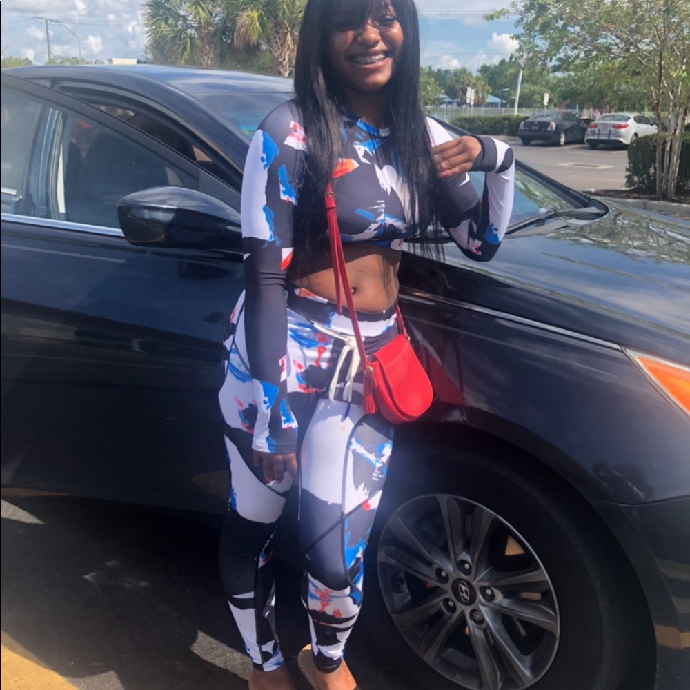 2 piece set with thumb slit